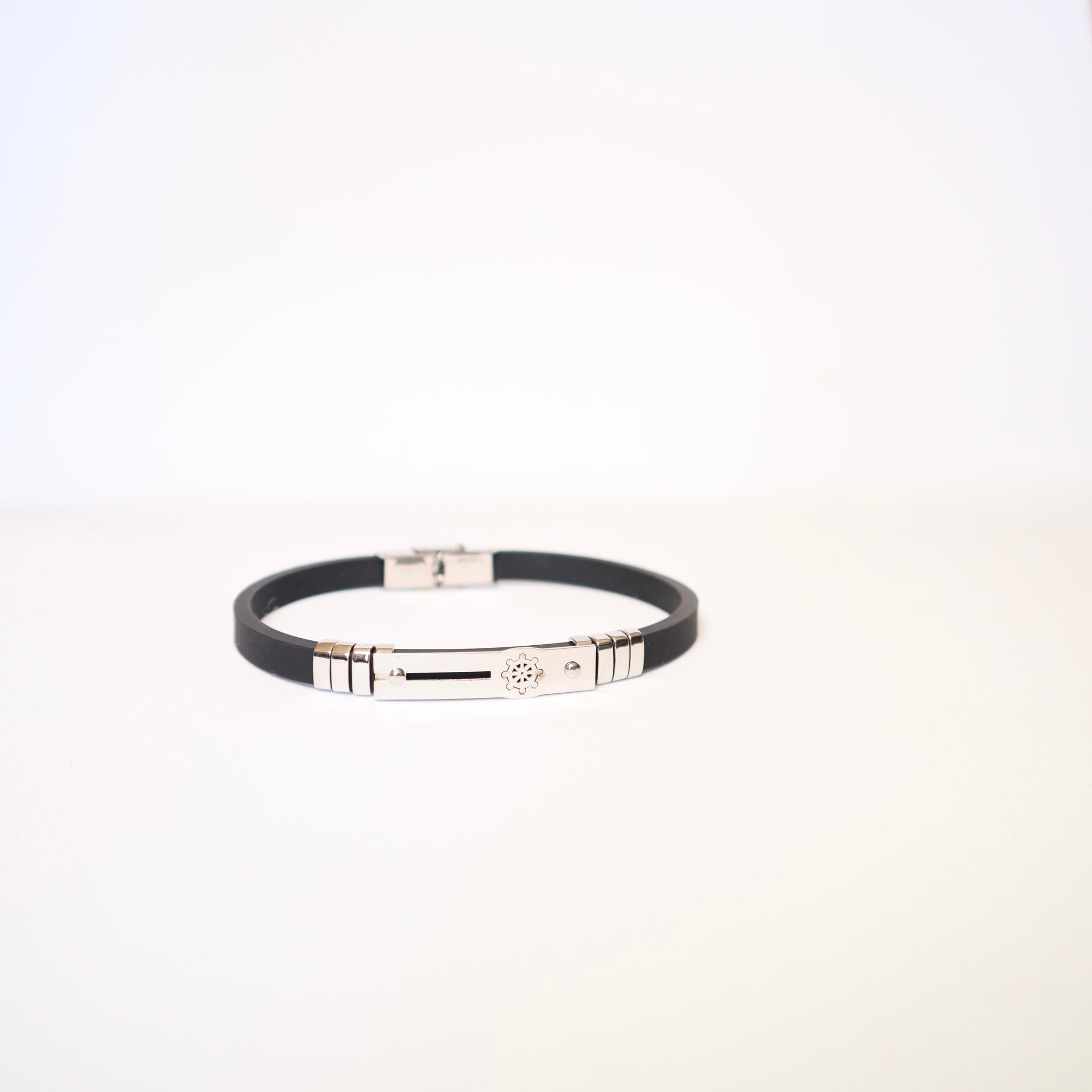 Bracciale caucciu timone argento