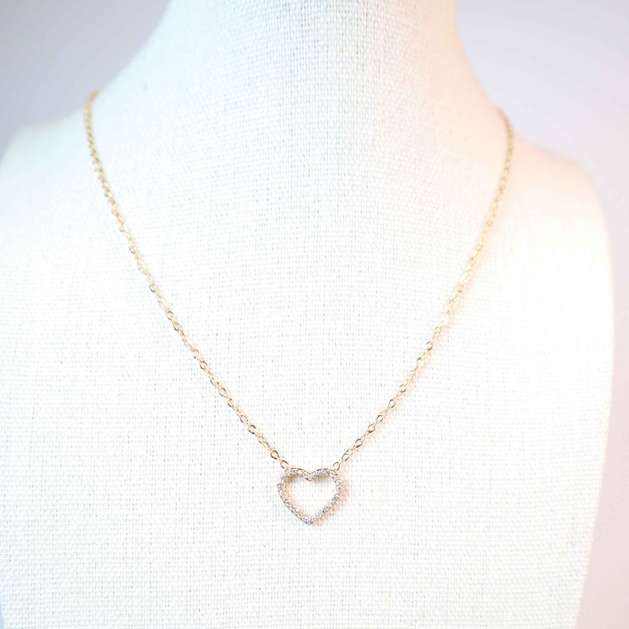 Collana mini cuoricino traforato