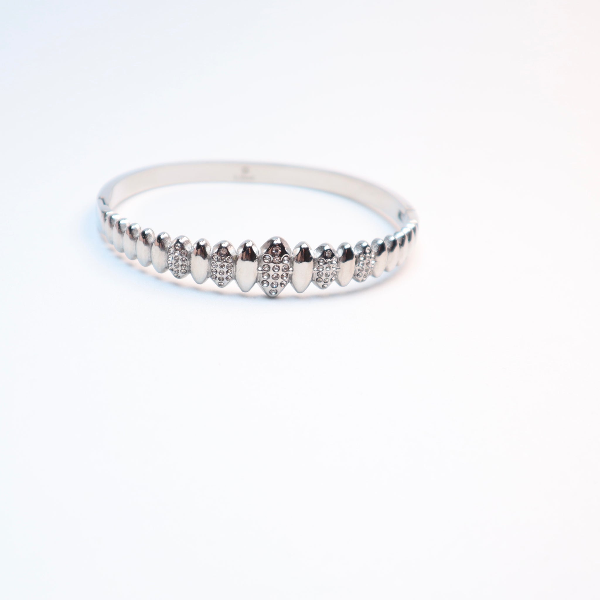 Bracciale rigido e punti luce