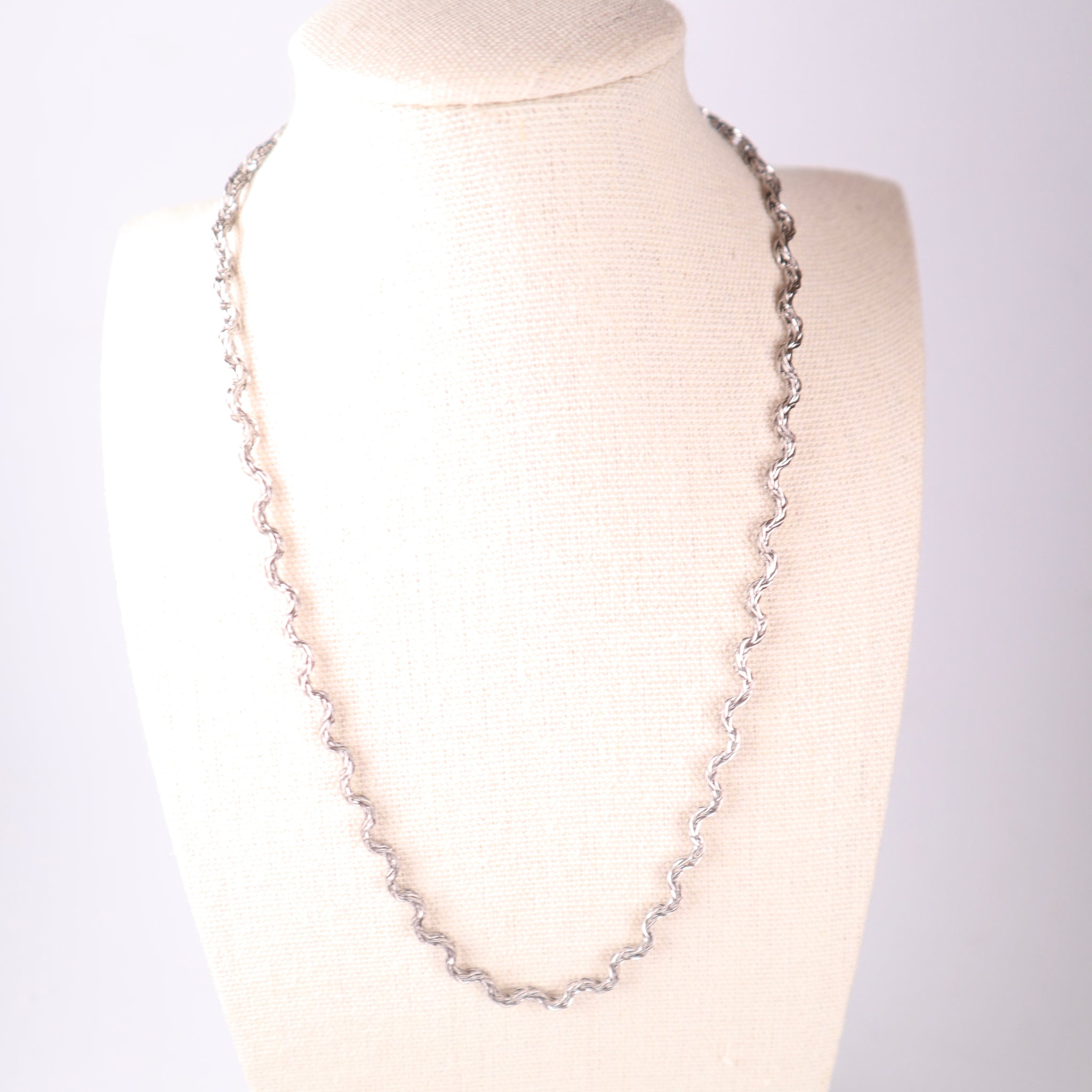 Collana simil torcion